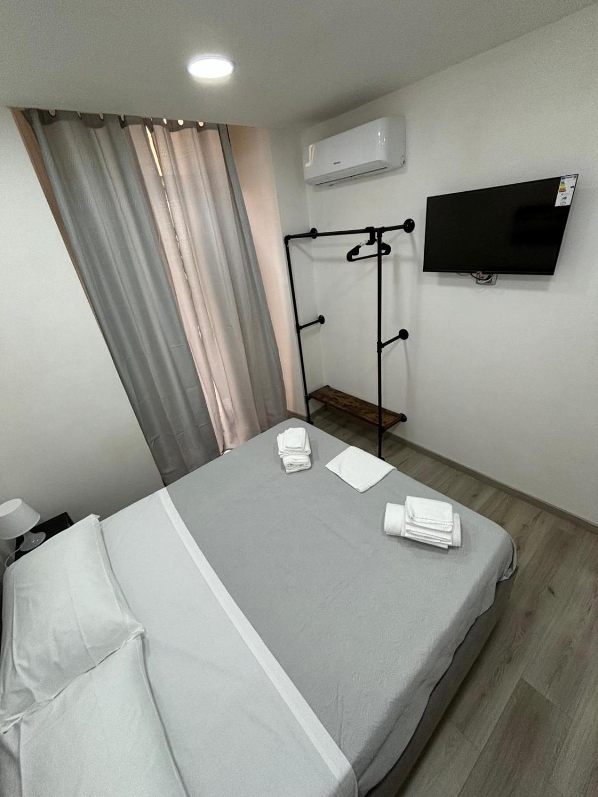 Na City Rooms Napoli Bagian luar foto