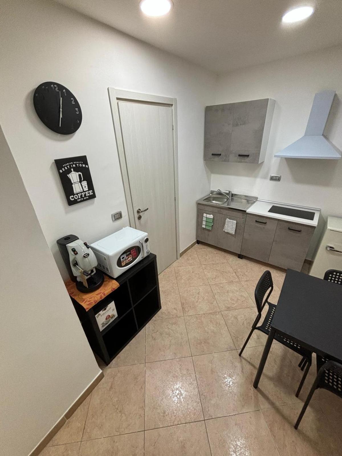 Na City Rooms Napoli Bagian luar foto