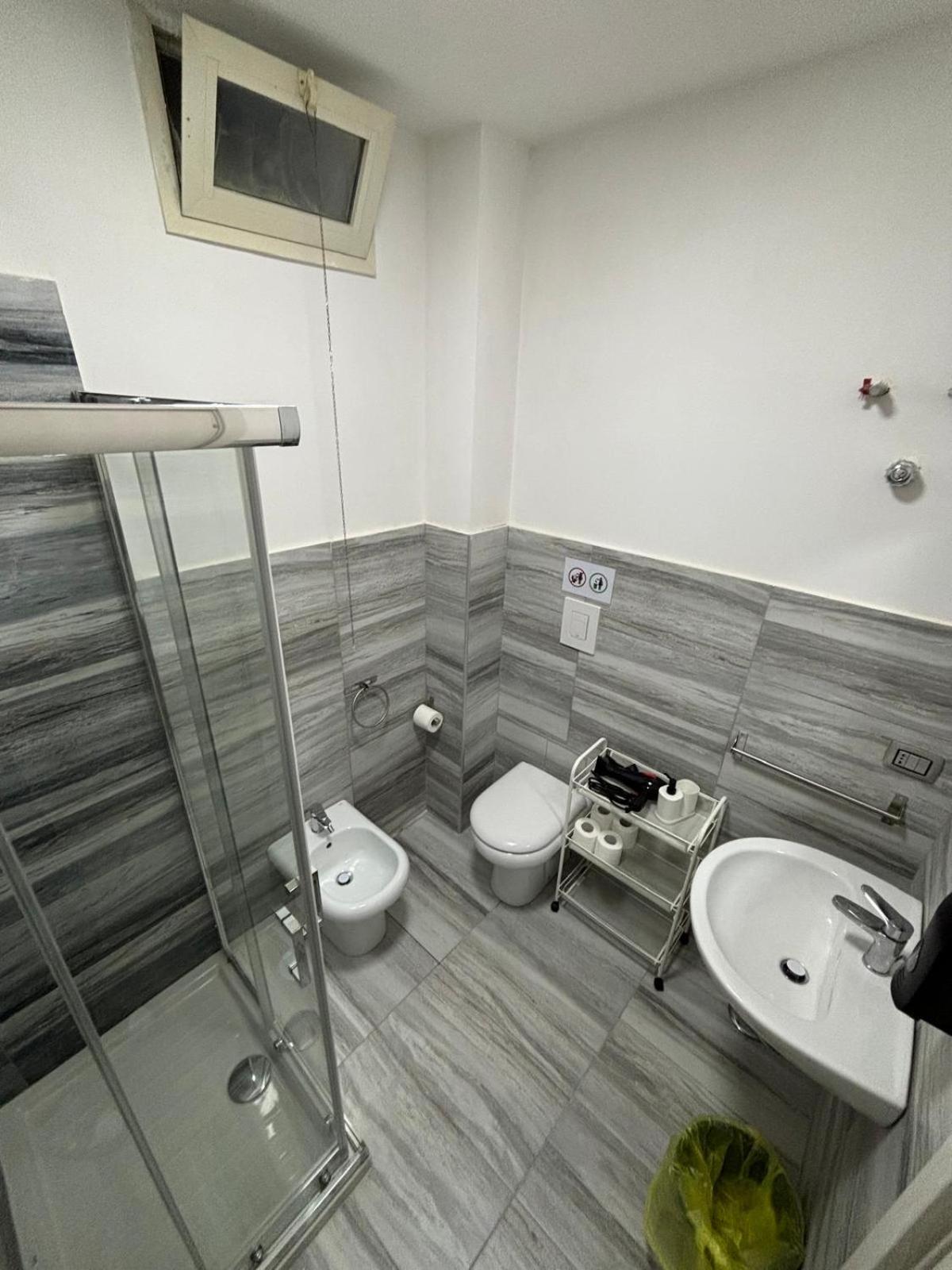 Na City Rooms Napoli Bagian luar foto