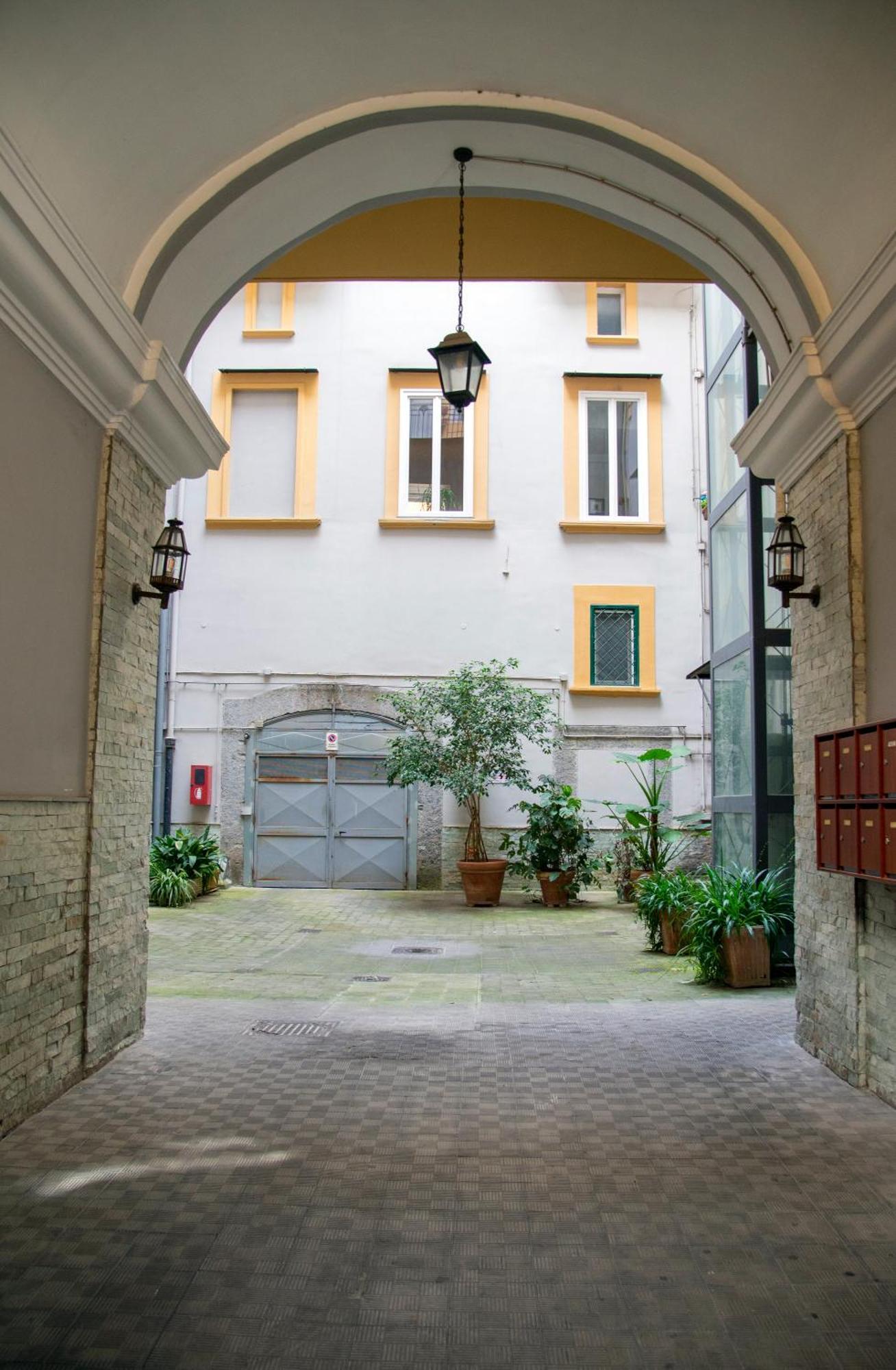 Na City Rooms Napoli Bagian luar foto