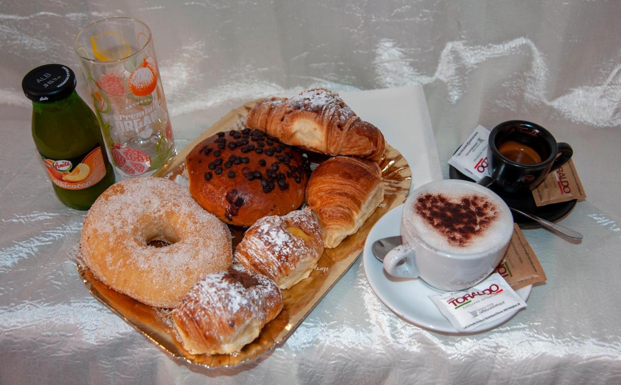 Na City Rooms Napoli Bagian luar foto