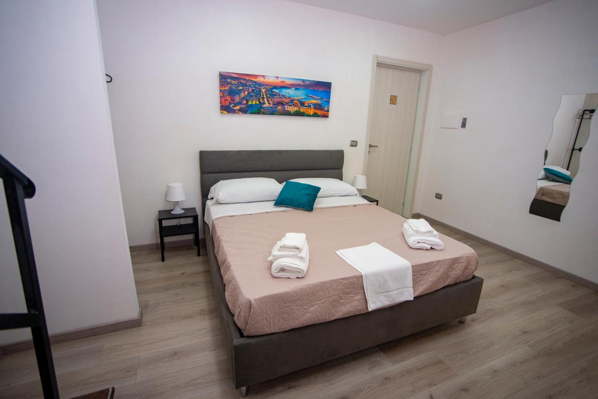 Na City Rooms Napoli Bagian luar foto