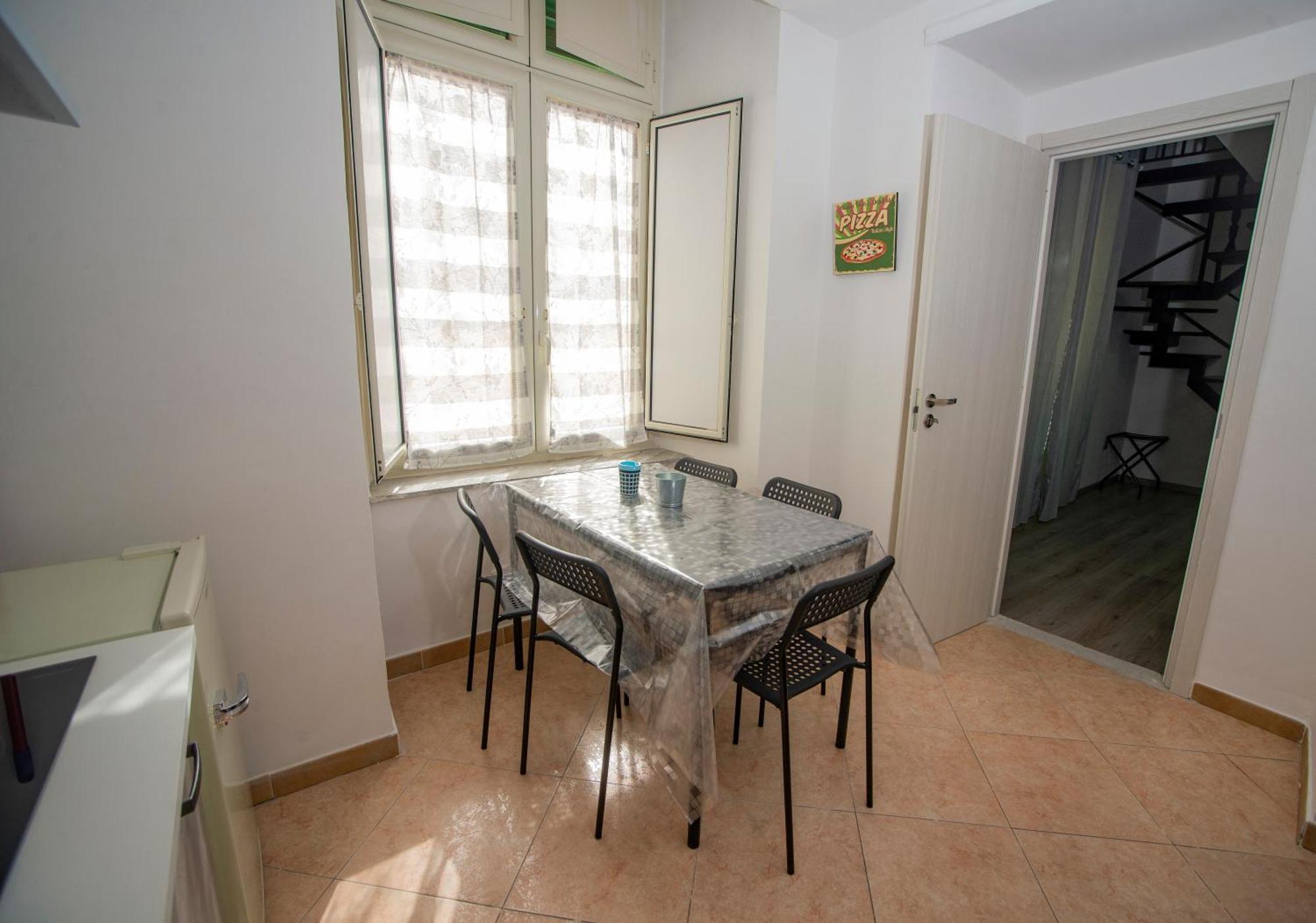 Na City Rooms Napoli Bagian luar foto