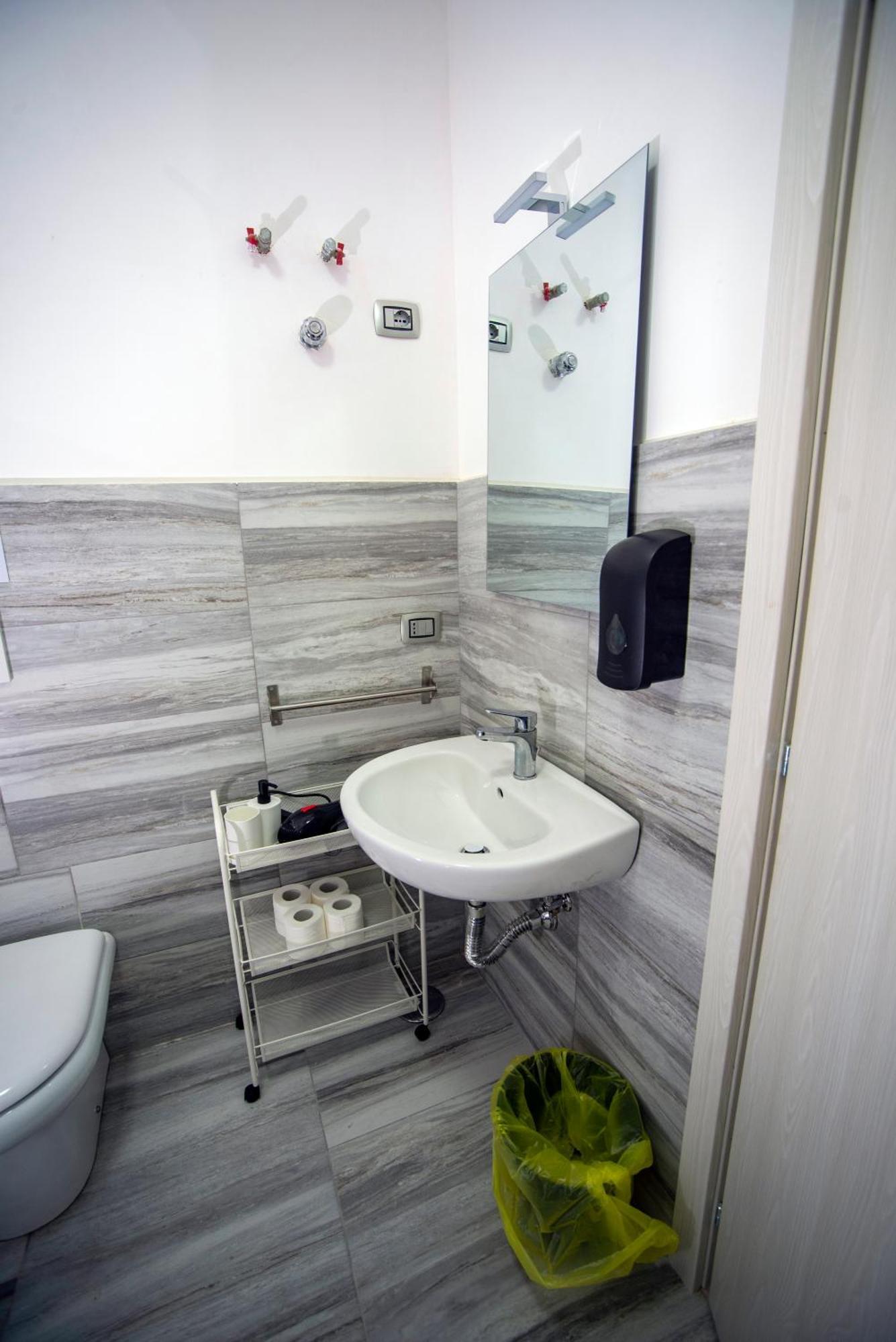Na City Rooms Napoli Bagian luar foto