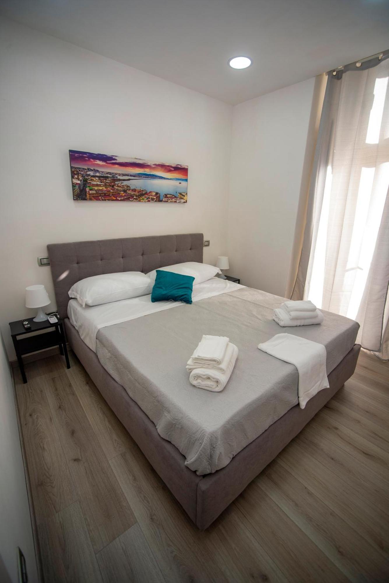Na City Rooms Napoli Bagian luar foto