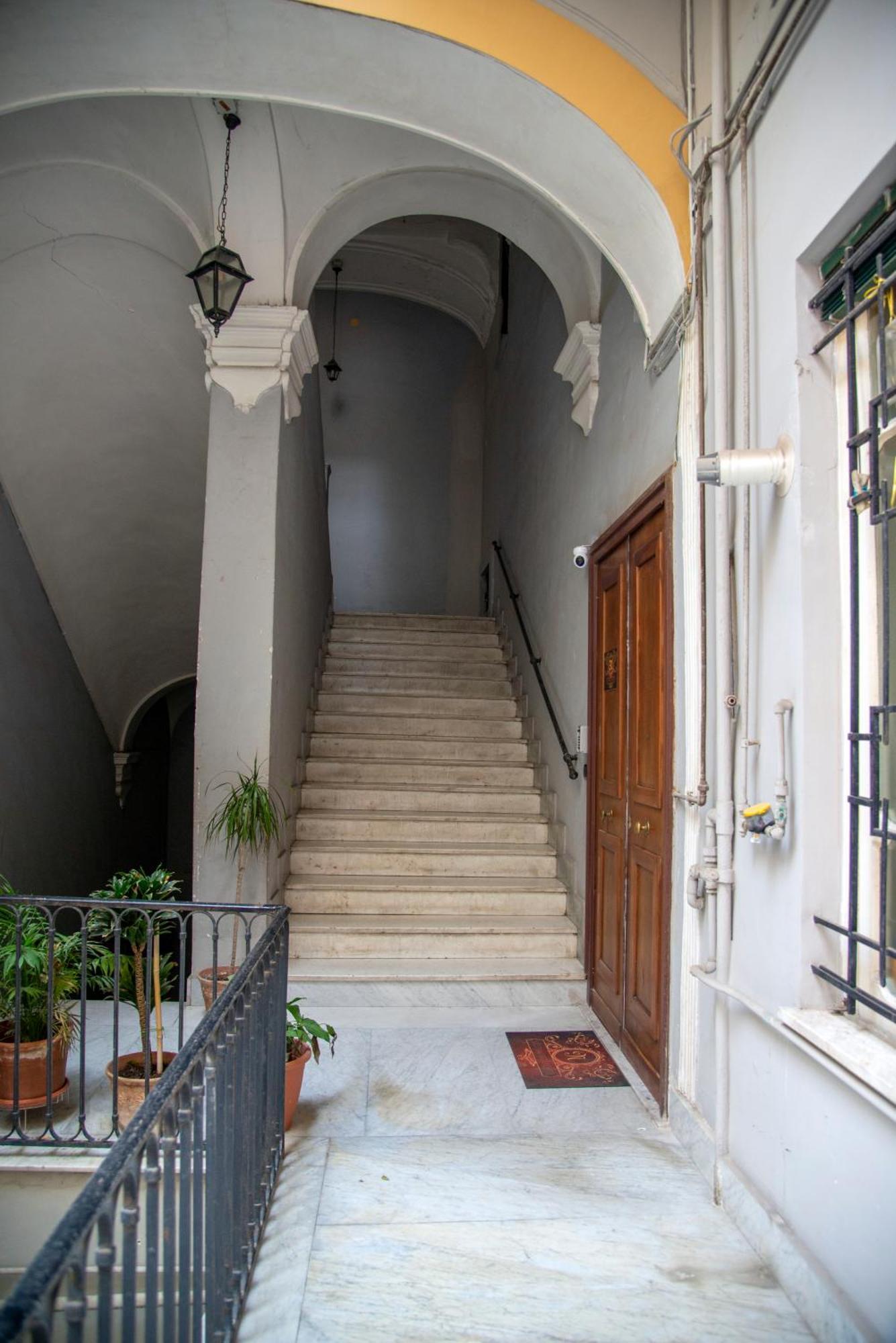 Na City Rooms Napoli Bagian luar foto