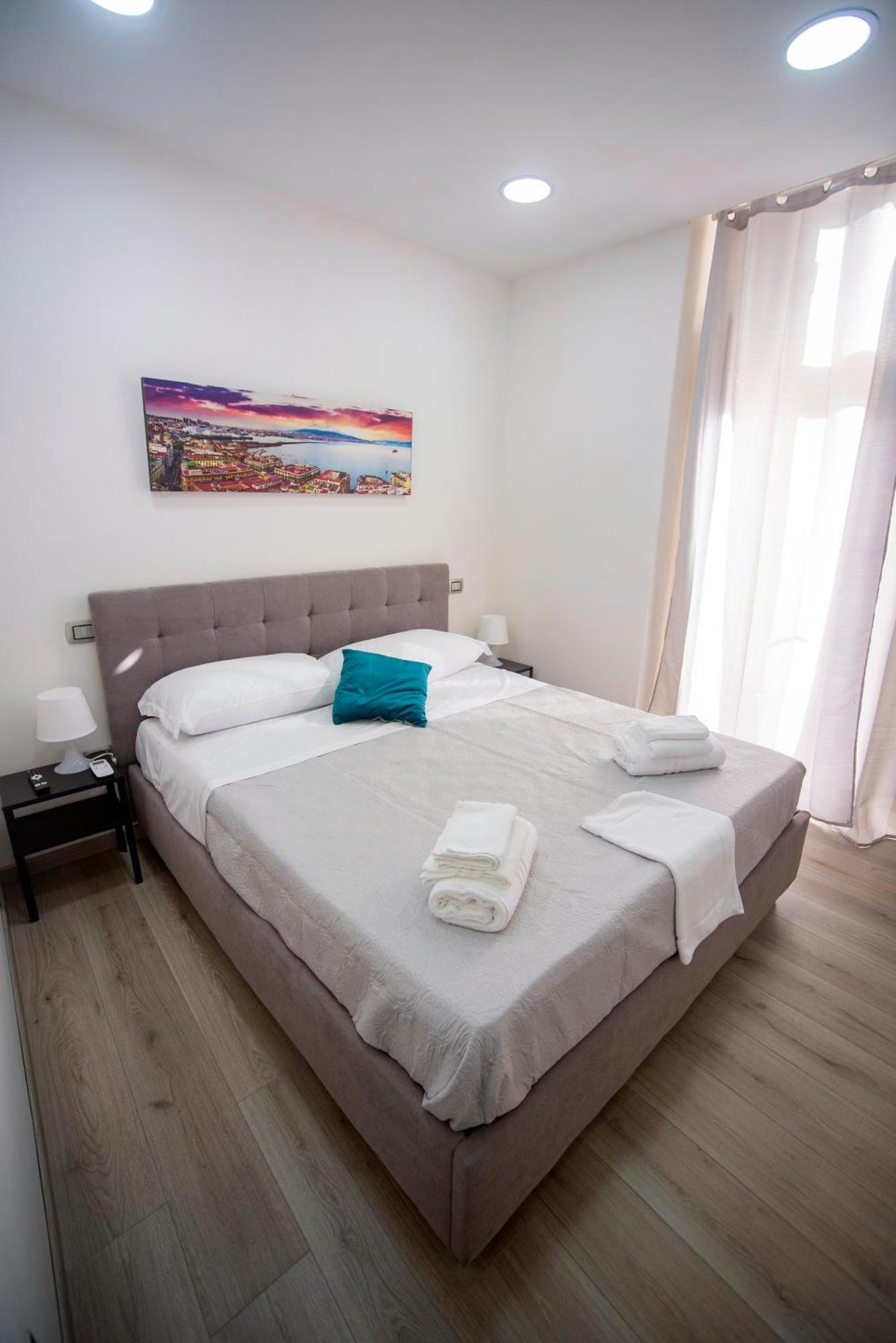 Na City Rooms Napoli Bagian luar foto