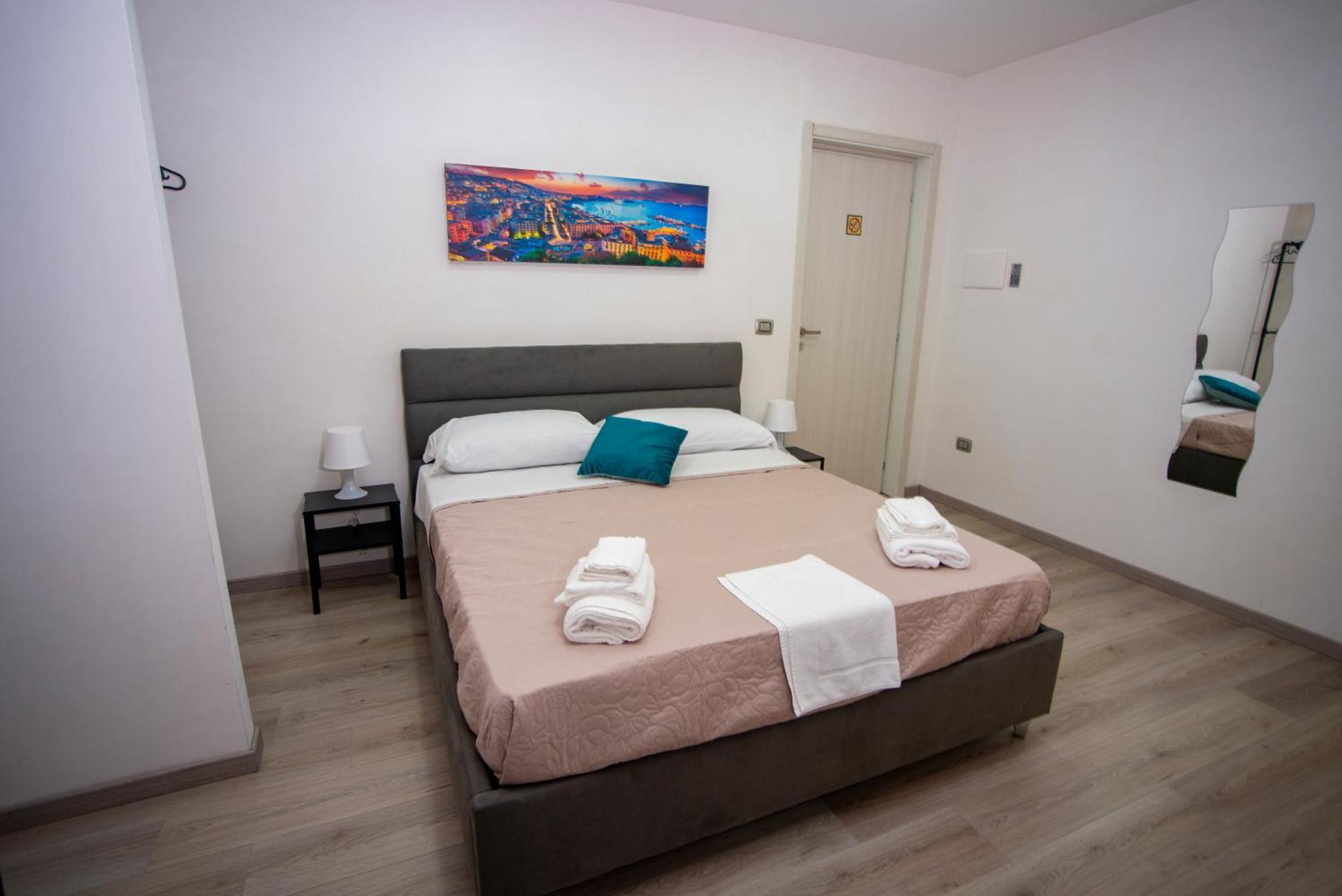 Na City Rooms Napoli Bagian luar foto