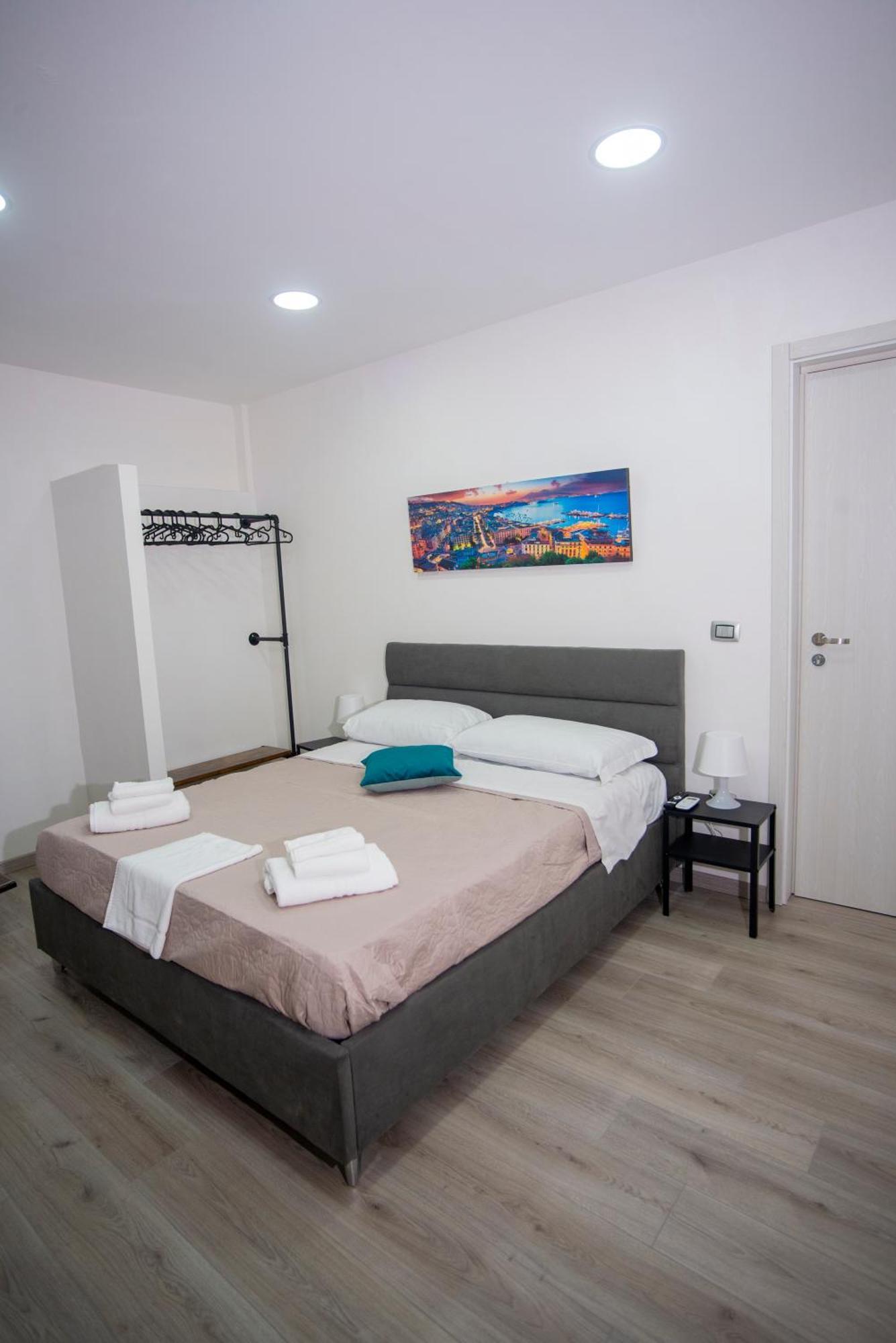 Na City Rooms Napoli Bagian luar foto