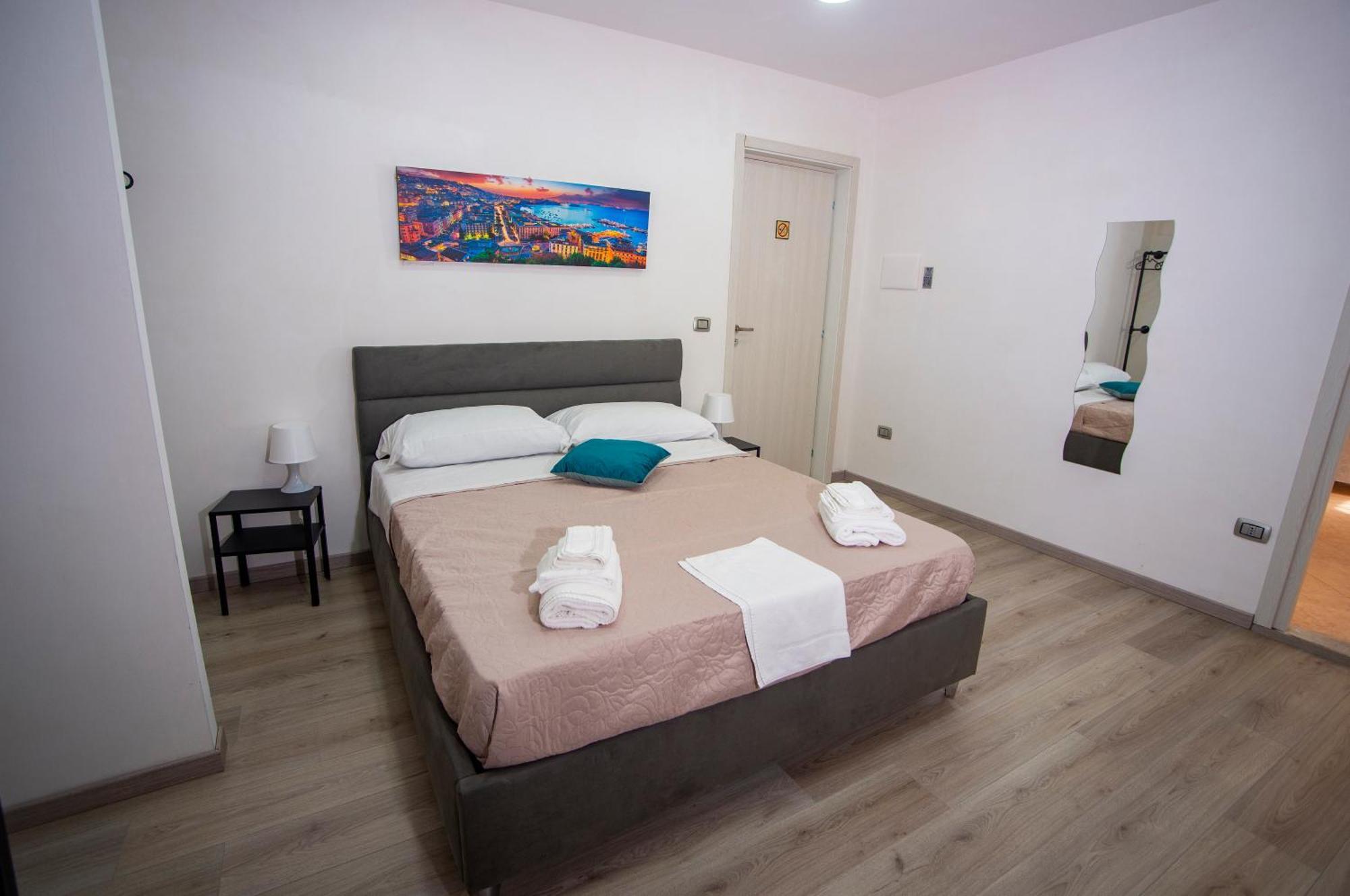 Na City Rooms Napoli Bagian luar foto