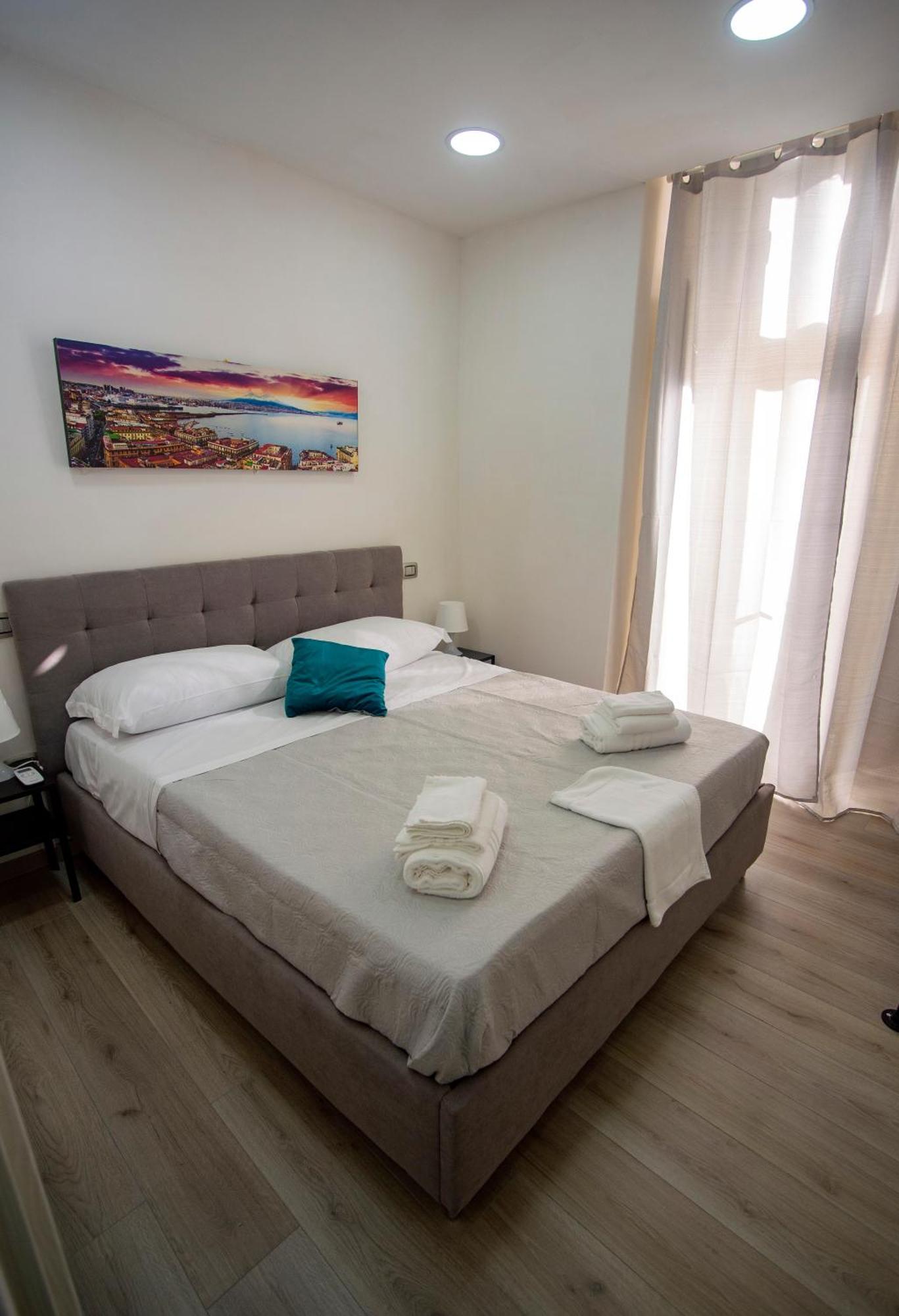Na City Rooms Napoli Bagian luar foto
