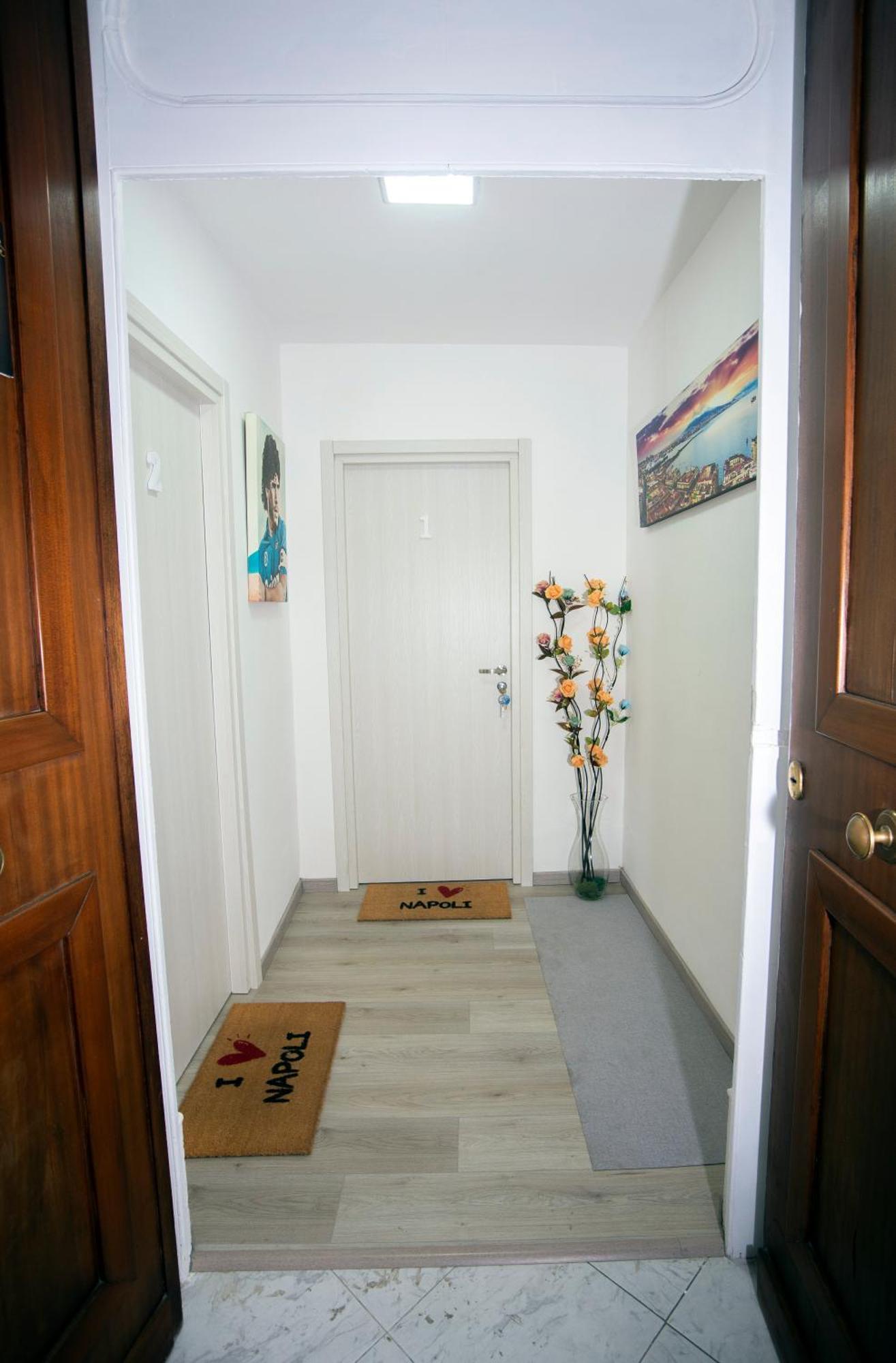 Na City Rooms Napoli Bagian luar foto