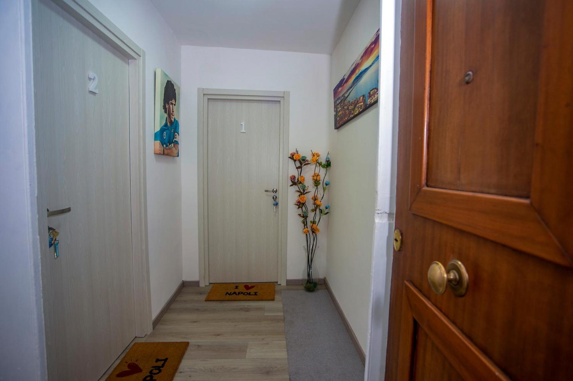 Na City Rooms Napoli Bagian luar foto