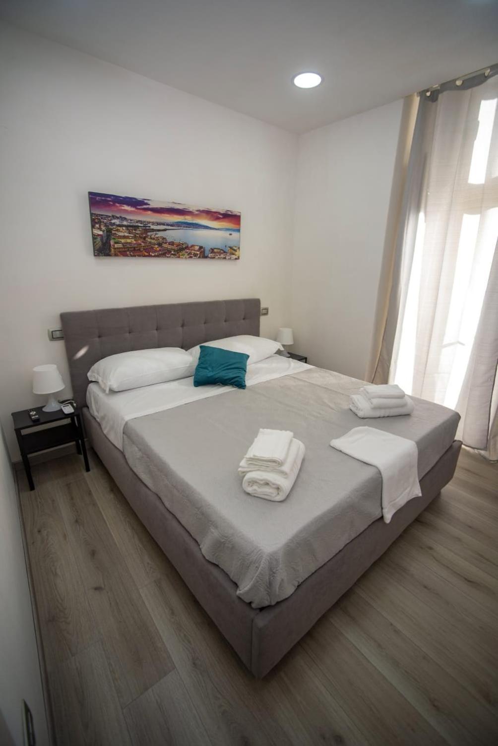 Na City Rooms Napoli Bagian luar foto