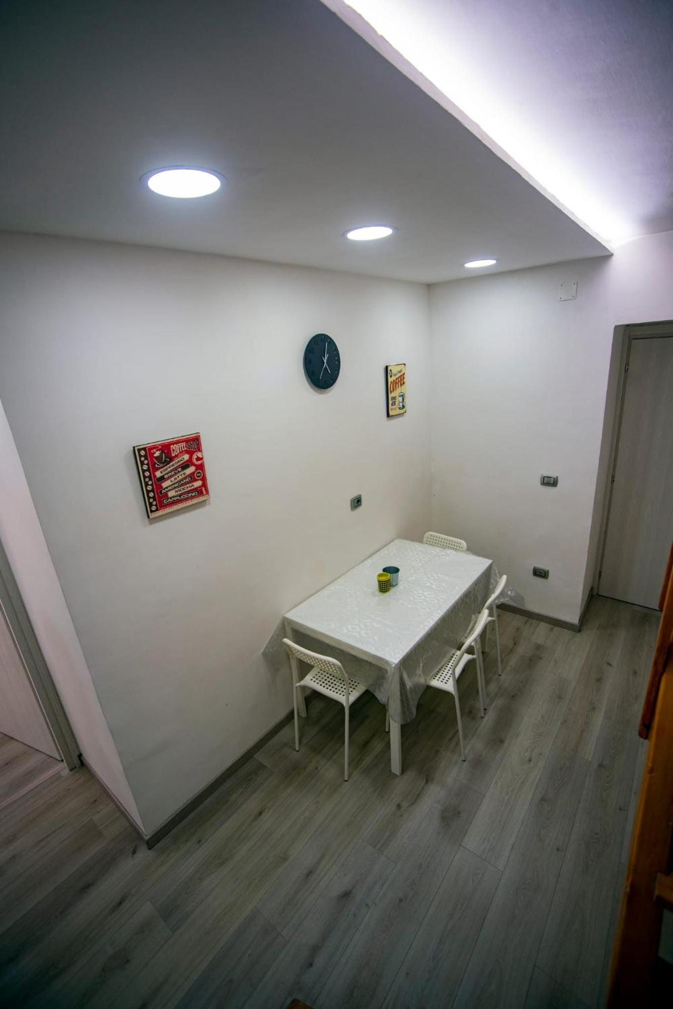 Na City Rooms Napoli Bagian luar foto